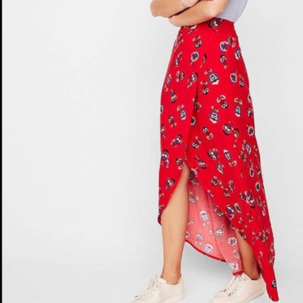 Express wrap skirt. Size Medium. EUC